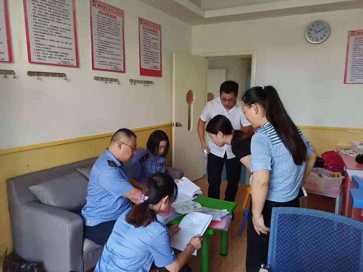 食品監督局到園檢查.jpg 食品監督局到園檢查.jpg