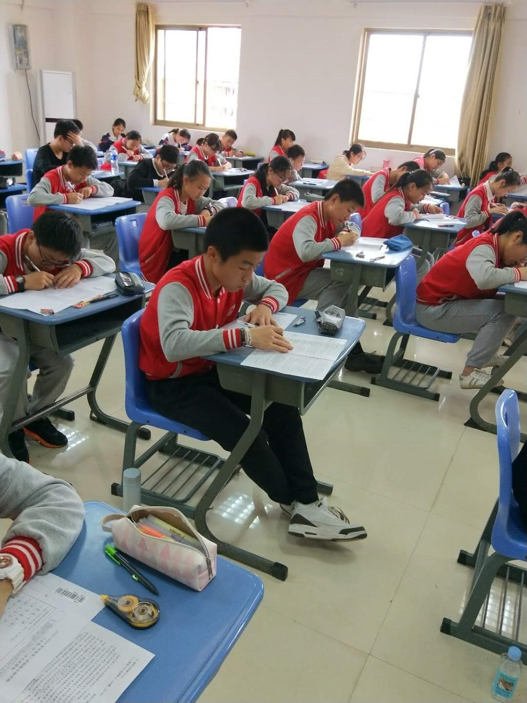 E:\雜項\稿費\2019\聚仁堂稿件4月\南昌現(xiàn)代外國語學(xué)校已修改的文章(1)\南昌現(xiàn)代外國語學(xué)校已修改的文章\一朝耕耘 一朝收獲\期中\(zhòng)微信圖片_20190425203954.jpg E:\雜項\稿費\2019\聚仁堂稿件4月\南昌現(xiàn)代外國語學(xué)校已修改的文章(1)\南昌現(xiàn)代外國語學(xué)校已修改的文章\一朝耕耘 一朝收獲\期中\(zhòng)微信圖片_20190425203954.jpg