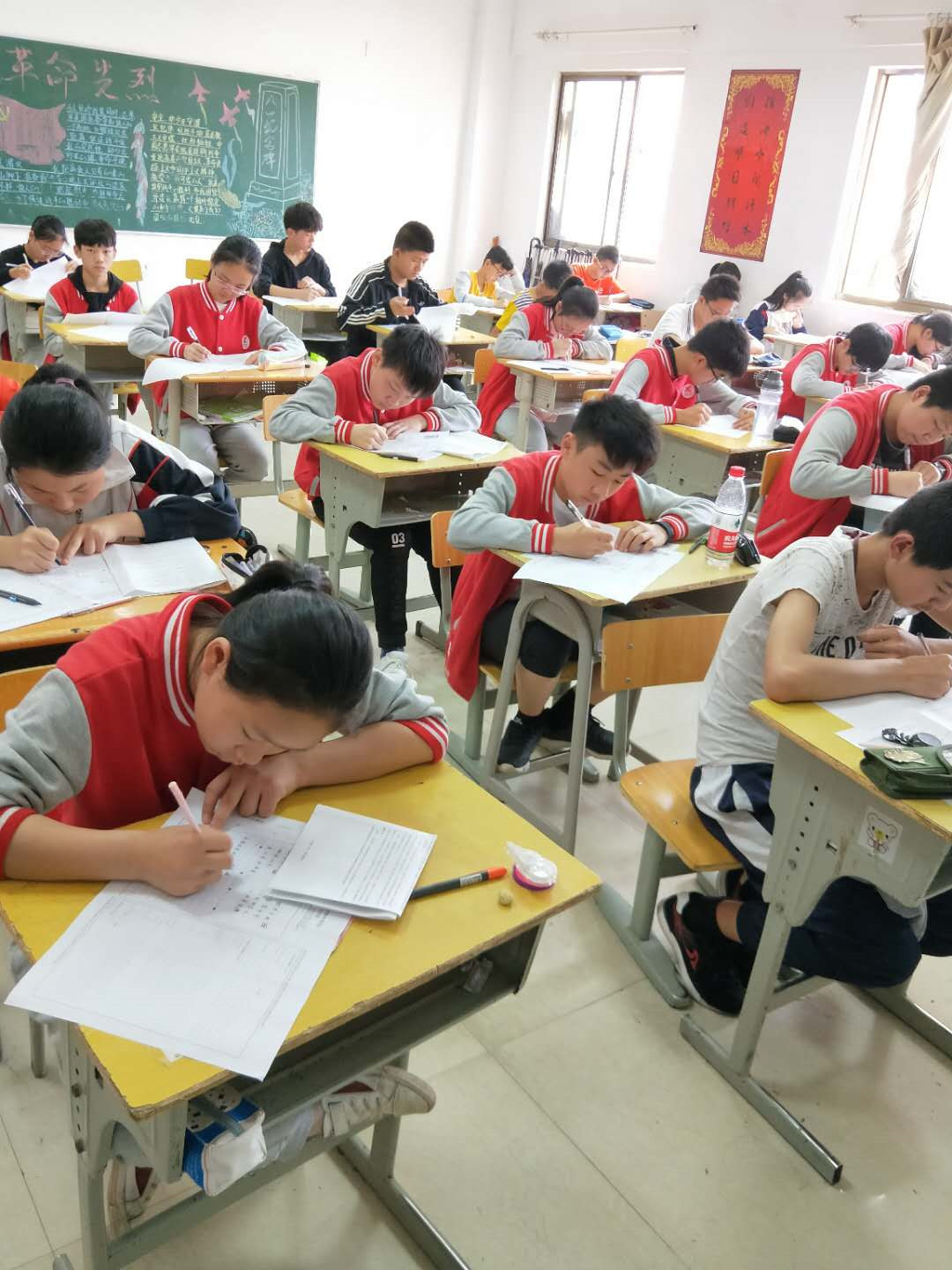 E:\雜項\稿費\2019\聚仁堂稿件4月\南昌現(xiàn)代外國語學(xué)校已修改的文章(1)\南昌現(xiàn)代外國語學(xué)校已修改的文章\一朝耕耘 一朝收獲\期中\(zhòng)微信圖片_2019042520395411.jpg E:\雜項\稿費\2019\聚仁堂稿件4月\南昌現(xiàn)代外國語學(xué)校已修改的文章(1)\南昌現(xiàn)代外國語學(xué)校已修改的文章\一朝耕耘 一朝收獲\期中\(zhòng)微信圖片_2019042520395411.jpg