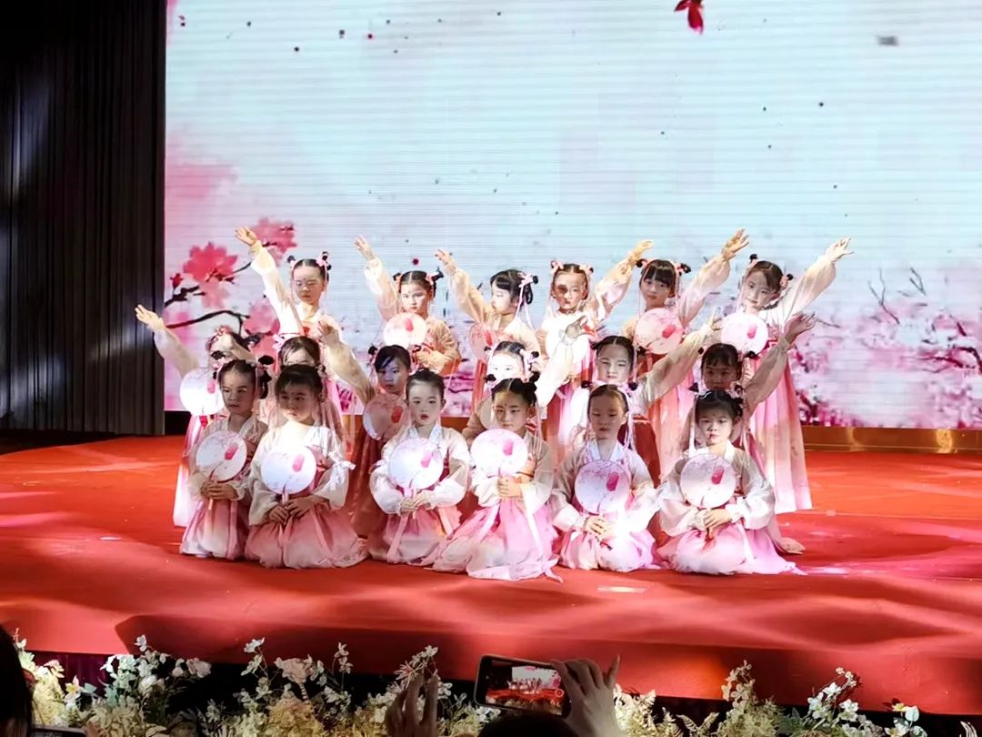 d7d81317d255e28e978534ded69ec043.jpg d7d81317d255e28e978534ded69ec043.jpg